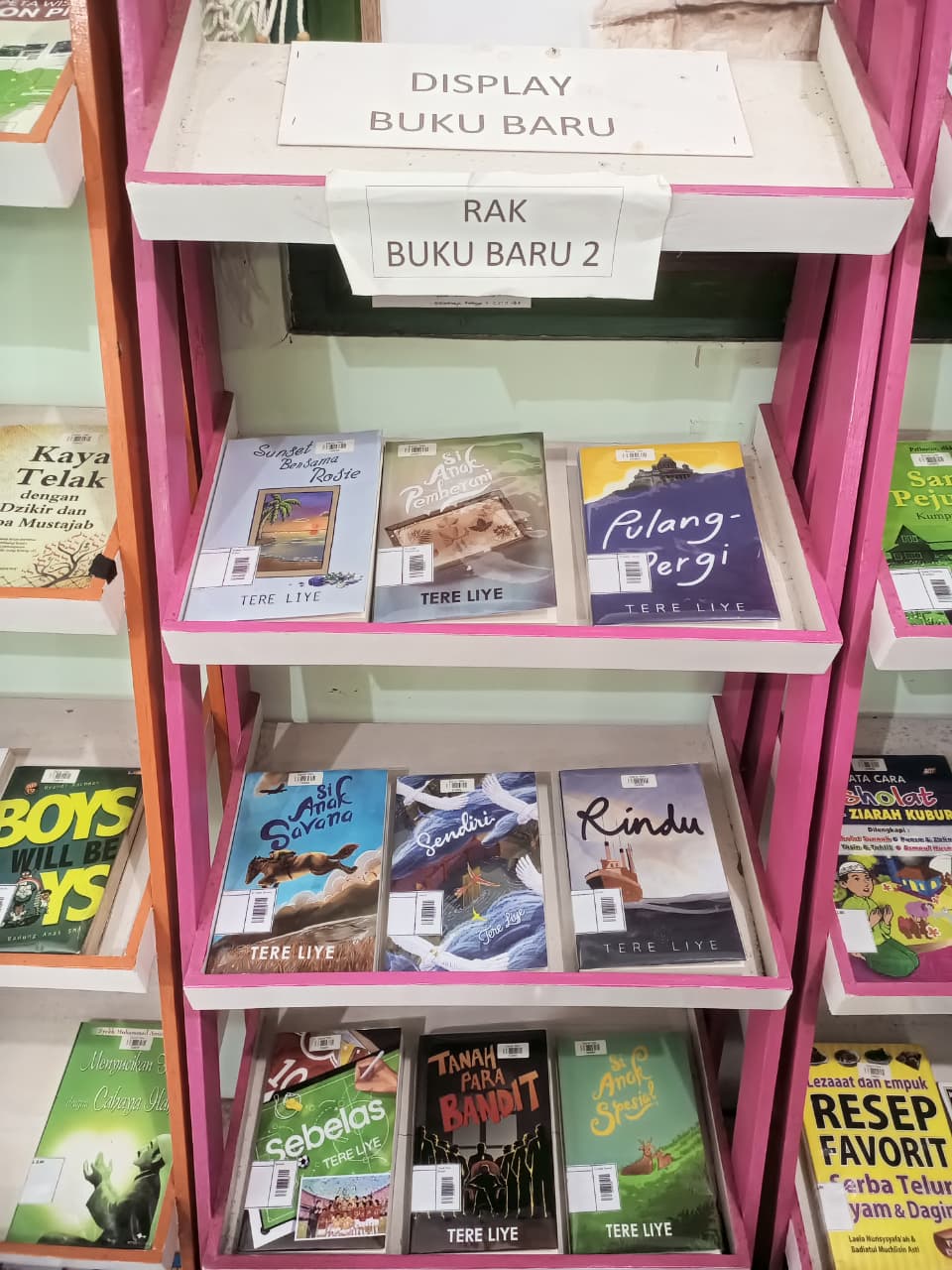 Dongkrak Minat Baca, Perpustakaan Darul Ilmi MTs Negeri 6 Kulon Progo Hadirkan Buku Best Seller Karya Tere Liye
