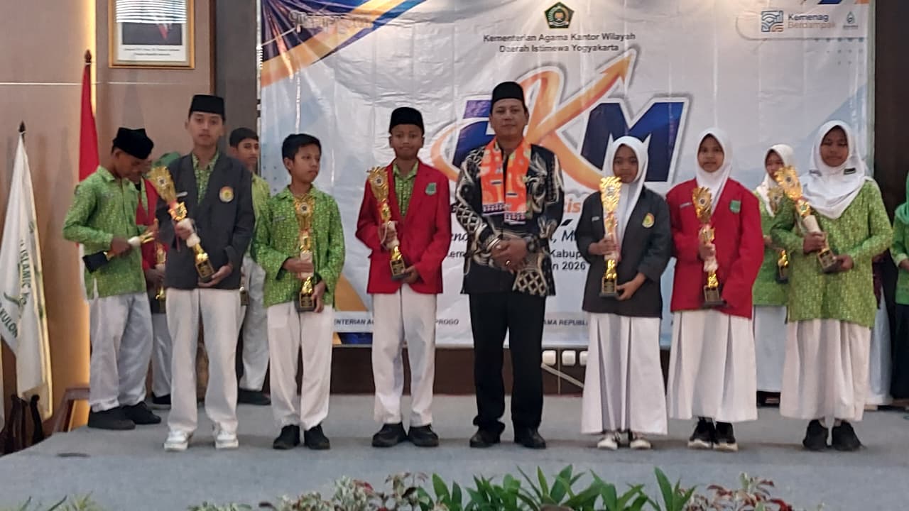 Hafizh Yulfa Amirullah Murid MTsN 6 Kulon Progo Persembahkan Juara 2 Catur Putra