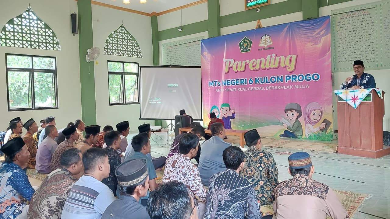 MTsN 6 Kulon Progo Integrasikan Pembagian Raport dengan Parenting