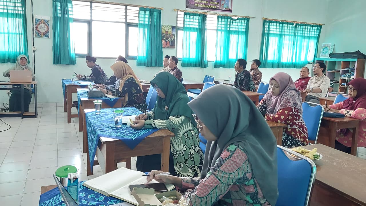 MTsN 6 Kulon Progo Perkuat Sinergi Tim Demi Mewujudkan Madrasah Adiwiyata