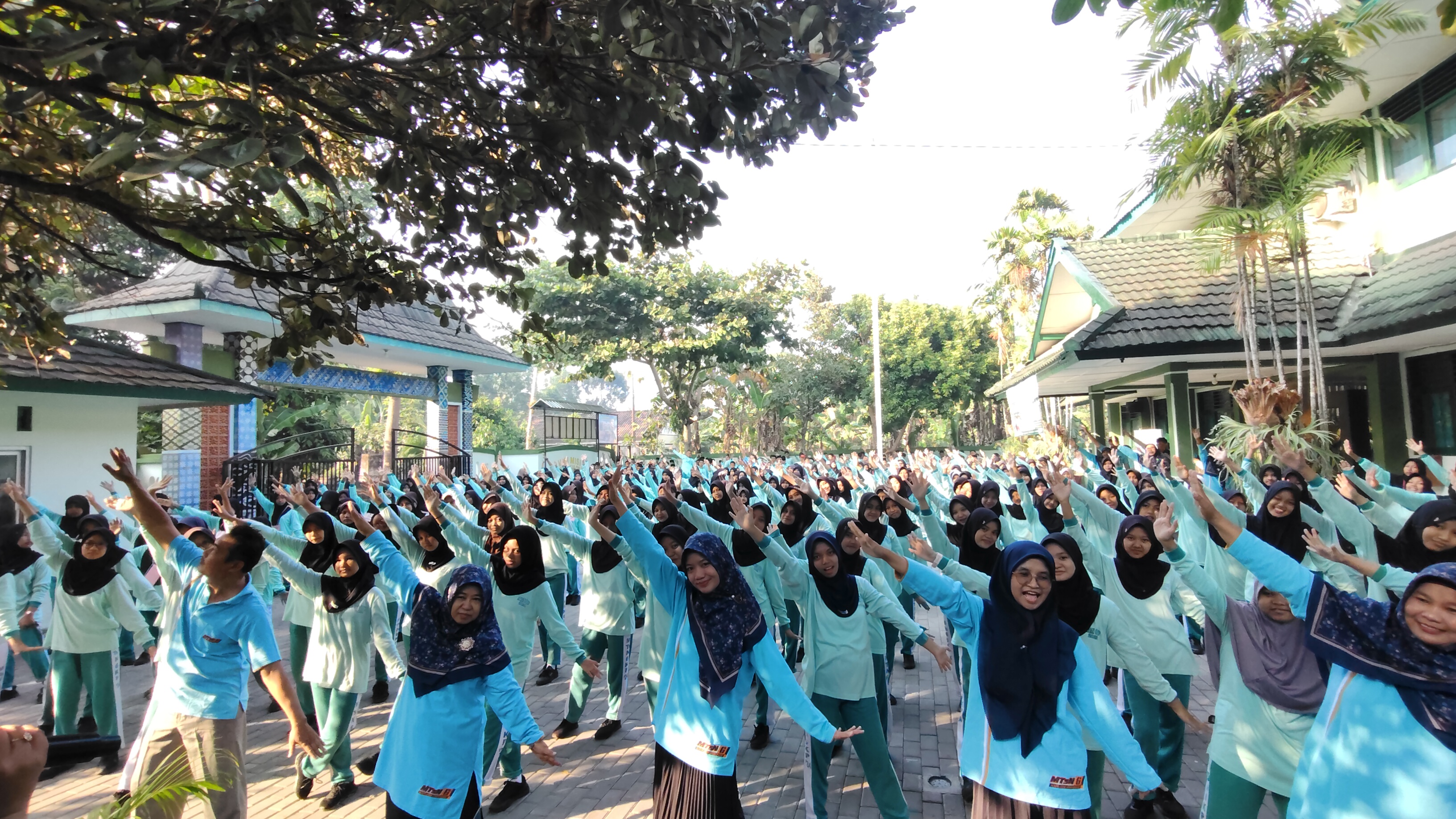 MATAMUDA Hari Keempat: MTsN 6 Kulon Progo Gelar Senam Anak Indonesia Hebat