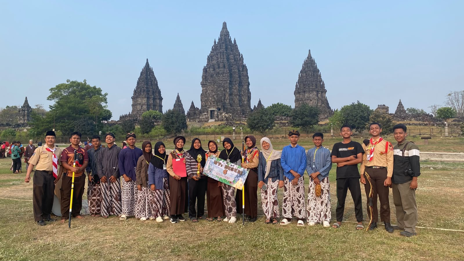 Sabet Juara 1 Lomba Poster Ekoteologi, Pramuka Putri MTsN 6 Kulon Progo Ukir Prestasi di Perkamuda DIY 2026