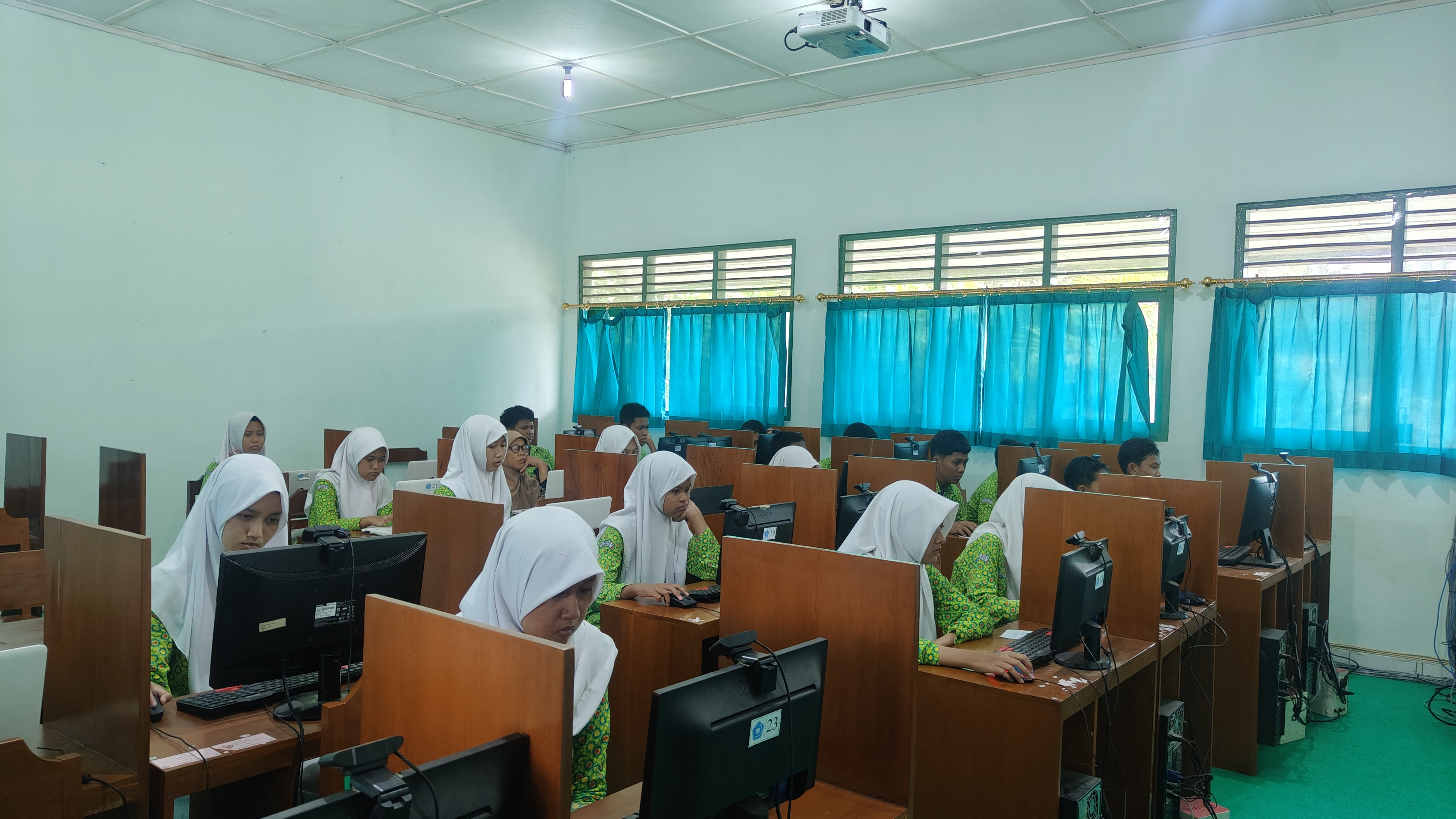 Optimalkan Penerapan Kurikulum, MTsN 6 Kulon Progo Ikuti Survei Implementasi KBC