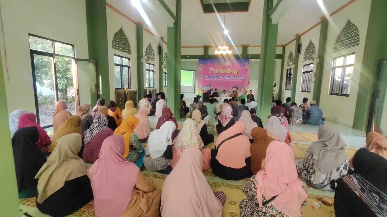 Optimalisasi Sinergi Madrasah dan Keluarga melalui Pengajian Parenting di MTsN 6 Kulon Progo