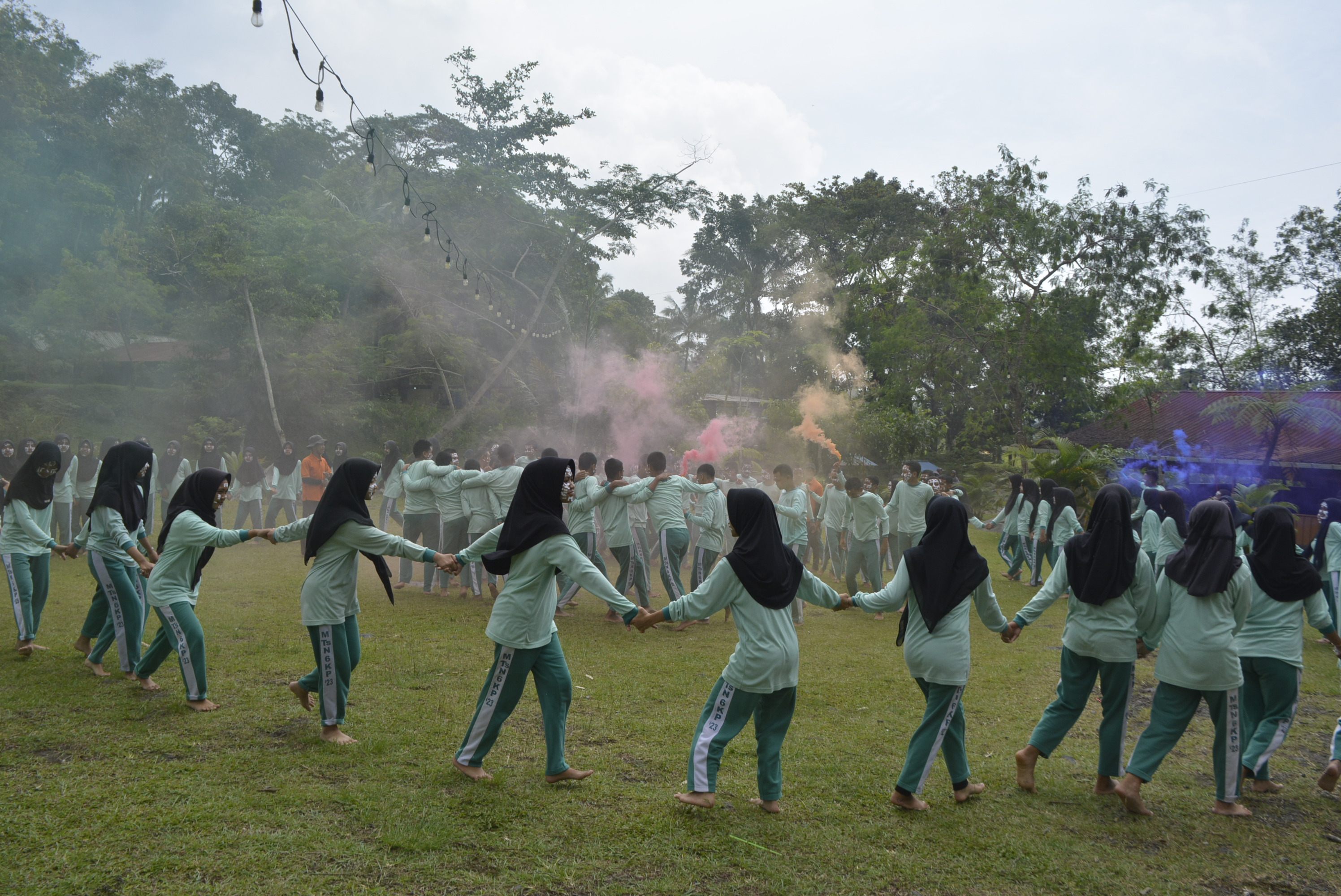 Perkuat Mental Hadapi TKA, MTsN 6 Kulon Progo Ajak Siswa Kelas IX Outbond