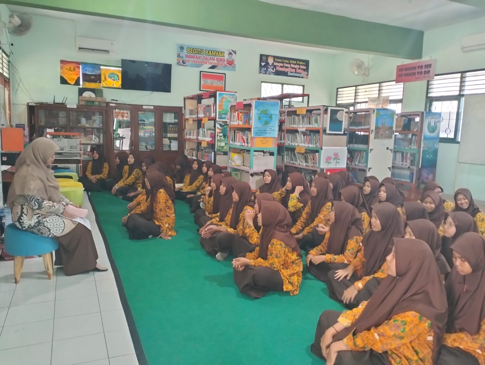 Keputrian MTsN 6 Kulon Progo Usung Tema "Wanita Penghuni Surga Perhiasan Terindah Dunia"